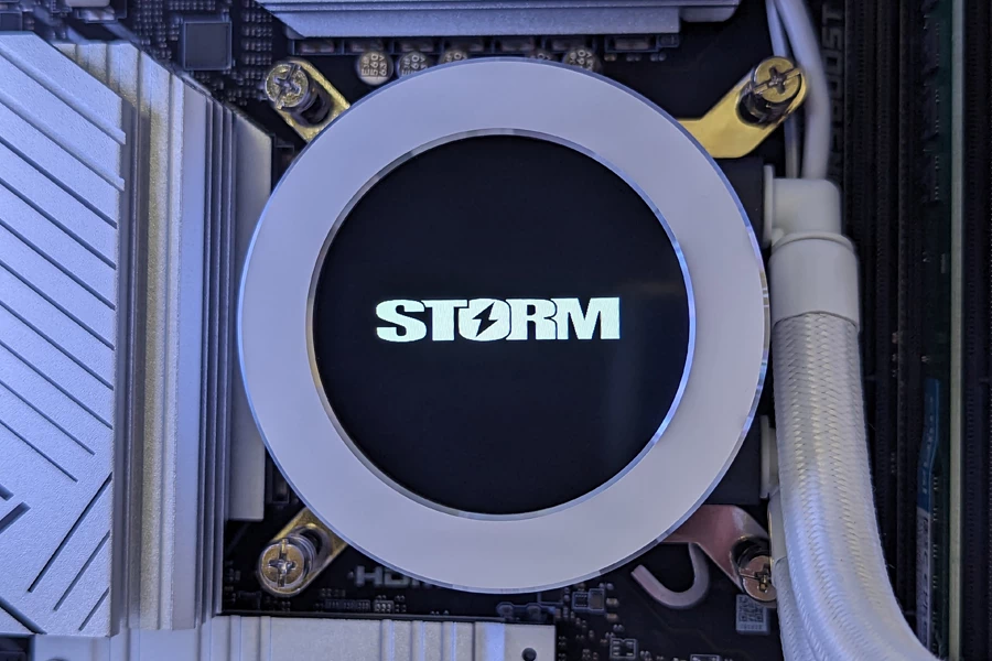 STORM画像表示機能付水冷の液晶 STORMロゴ