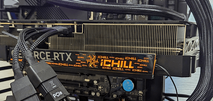 INNO3D iCHILL RTX4080のLED