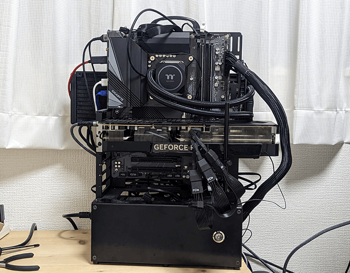 オープンフレームとRTX4080