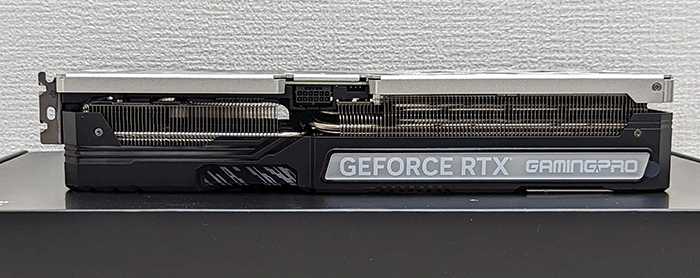 Palit RTX 4070 Ti Gaming Proの側面