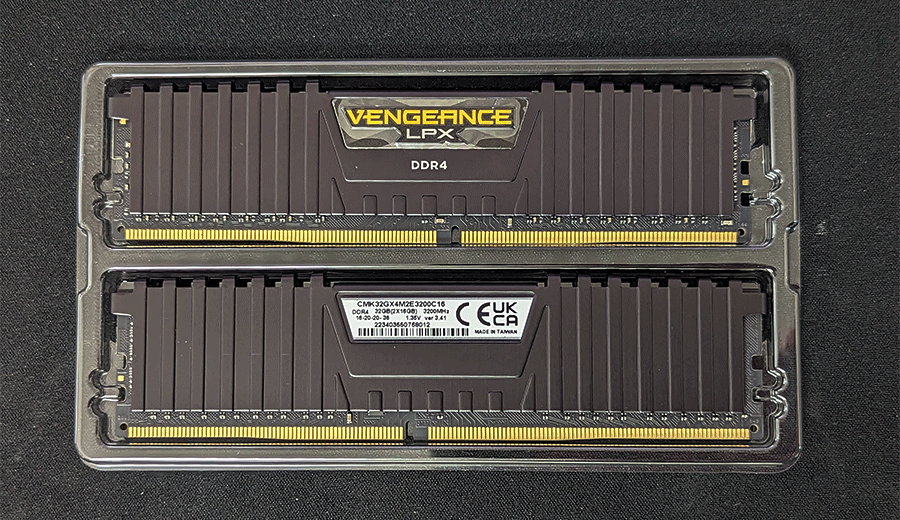 CORSAIR DDR4