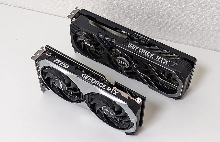 RTX3070とRTX4070のグラボ