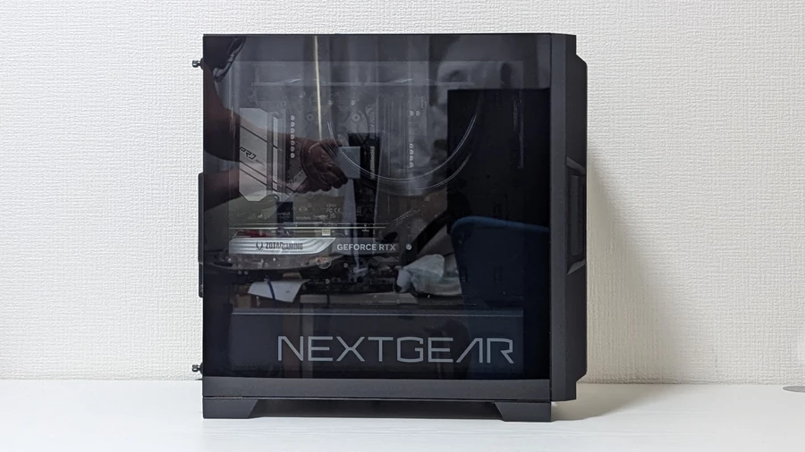 NEXTGEAR ガラスパネル面